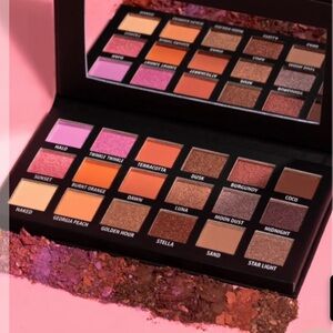 Eyeshadow palette + free sample